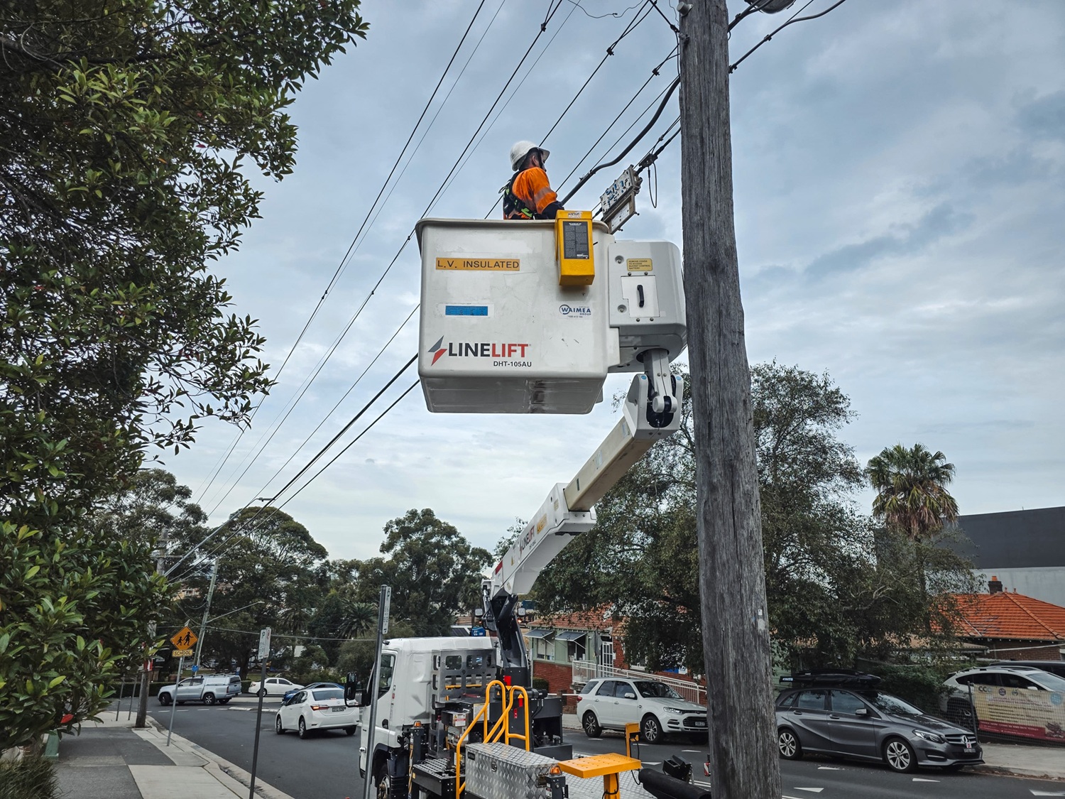 ASP Level 2 EWP, Level 2 service truck Australia, insulated bucket truck, telecommunications EWP, Waimea AU, Versalift Australia, AS1418.10 compliance, turnkey service vehicles.