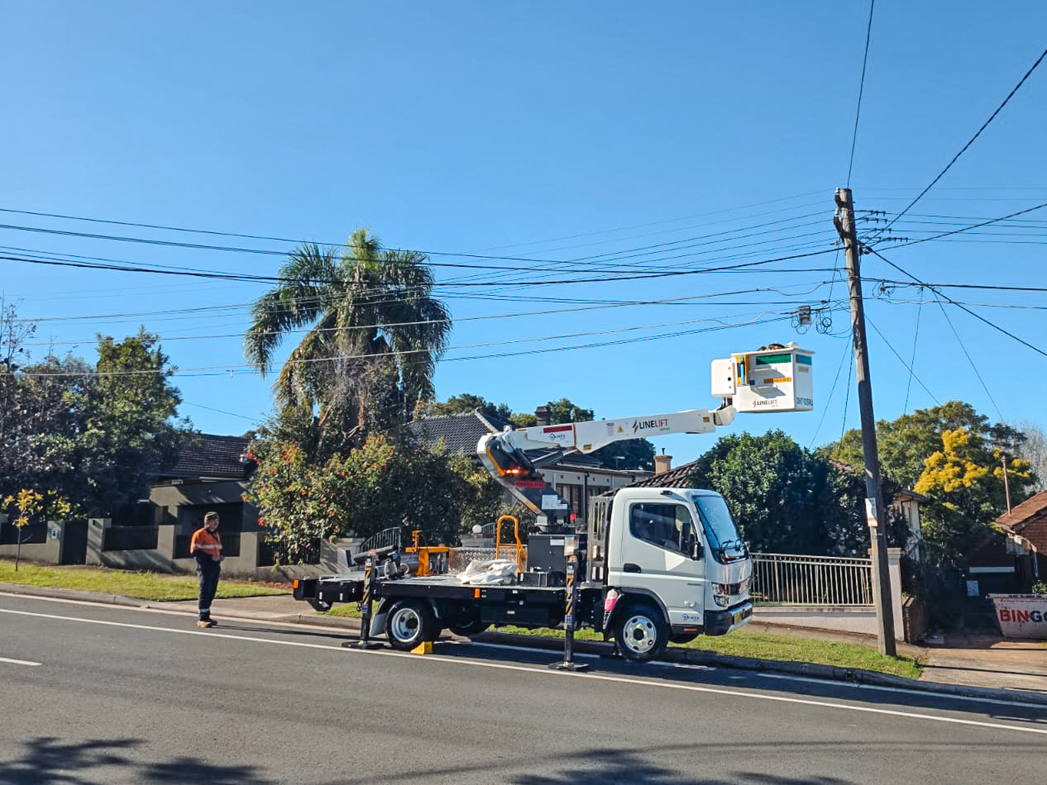ASP Level 2 EWP, Level 2 service truck Australia, insulated bucket truck, telecommunications EWP, Waimea AU, Versalift Australia, AS1418.10 compliance, turnkey service vehicles.