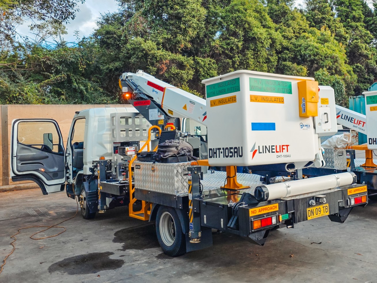 ASP Level 2 EWP, Level 2 service truck Australia, insulated bucket truck, telecommunications EWP, Waimea AU, Versalift Australia, AS1418.10 compliance, turnkey service vehicles.